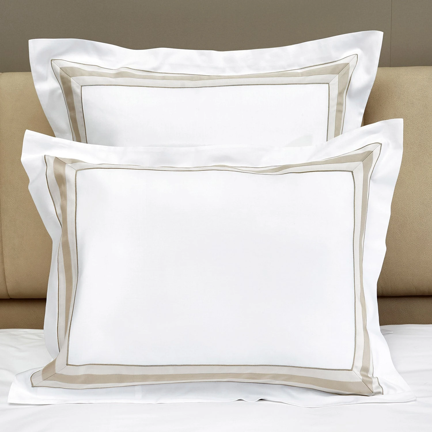 Dimora Duvet & Shams, White/Khaki 5 Dimora Duvet & Shams, White/Khaki - Image 3