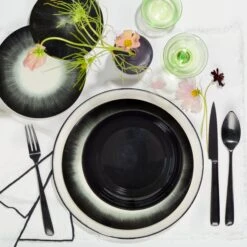 De Dessert Plate -Home Furnishings Store serax mixed dinnerware 2 a Full Jpeg R02 1 6a06b2d8 d4f5 41a8 8e39 a32d876a42b3